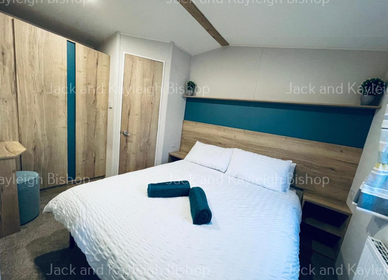 3-Bedroom Holiday Home With Valley Views New Quay Exterior foto