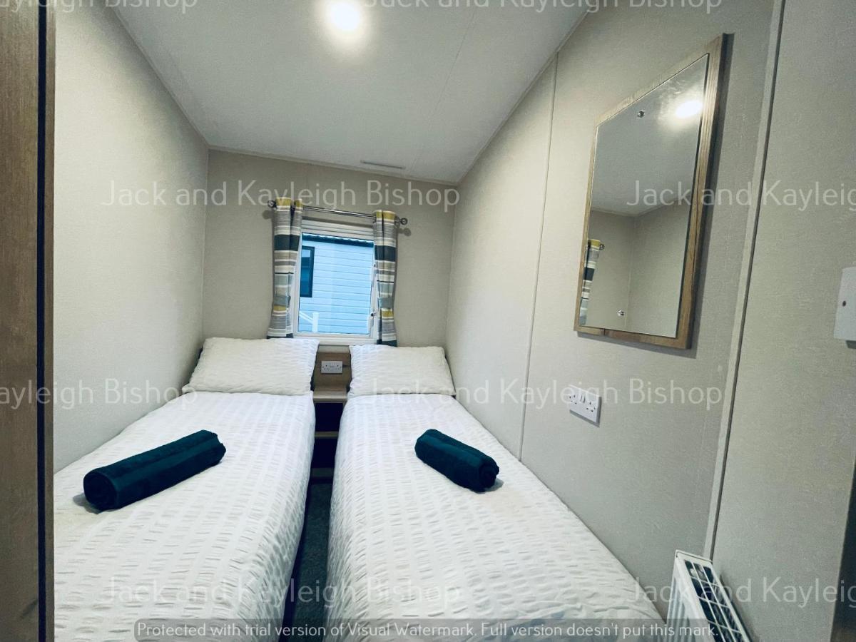3-Bedroom Holiday Home With Valley Views New Quay Exterior foto